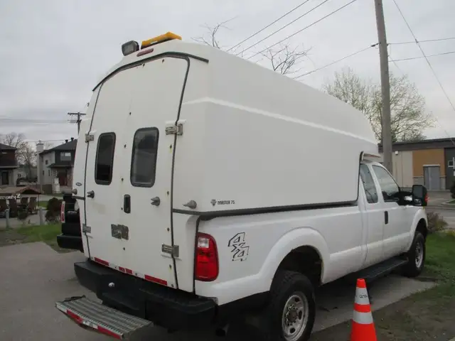 2012 Ford Super Duty F-350 à roues arrière simples KINGCAB F 350 in Cars & Trucks in Laval / North Shore - Image 10