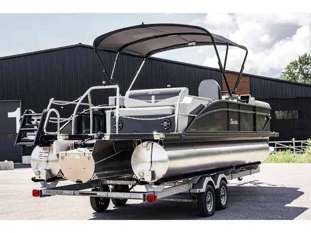 2025 Barletta Cabrio 24 UE in Powerboats & Motorboats in Québec City - Image 7