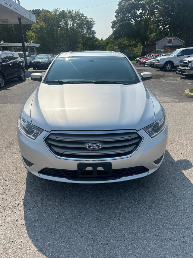 2014 Ford Taurus in Cars & Trucks in London - Image 2