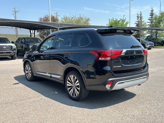 2020 Mitsubishi Outlander SEL S-AWC - 7 PASSENGER / SUNROOF in Cars & Trucks in Calgary - Image 4