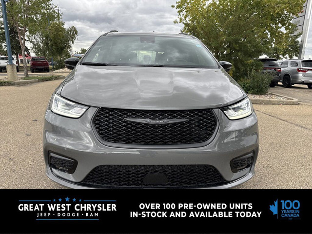 2025 Chrysler Pacifica Limited in Cars & Trucks in Edmonton - Image 2