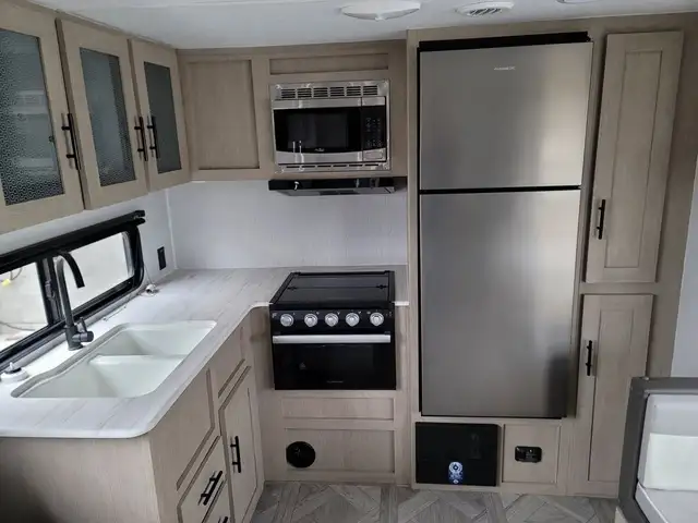 2023 Forest River Salem Cruise Lite West 253 RKXL in Travel Trailers & Campers in Penticton - Image 9
