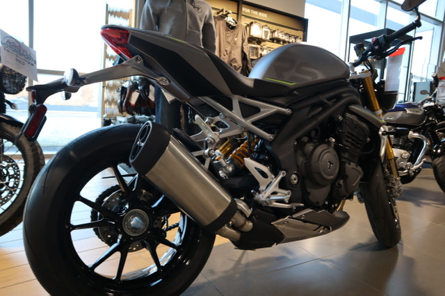 2023 Triumph SPEED TRIPLE RS Matte Silver Ice in Street, Cruisers & Choppers in Edmonton - Image 2