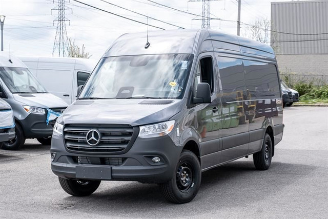 2025 Mercedes-Benz Sprinter 2500 170 Wheelbase High Roof RWD dans Autos et camions  à Laval/Rive Nord