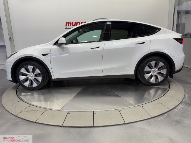 2023 Tesla Model Y in Cars & Trucks in Brantford - Image 4