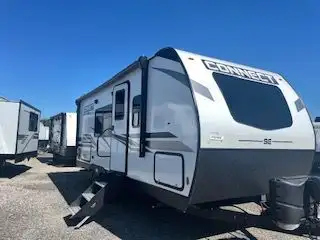 Connect SE is the ultimate travel trailer offering spacious floorplans yet still lightweight enough...