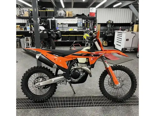 2025 KTM 350 XC-F in Dirt Bikes & Motocross in Granby - Image 2