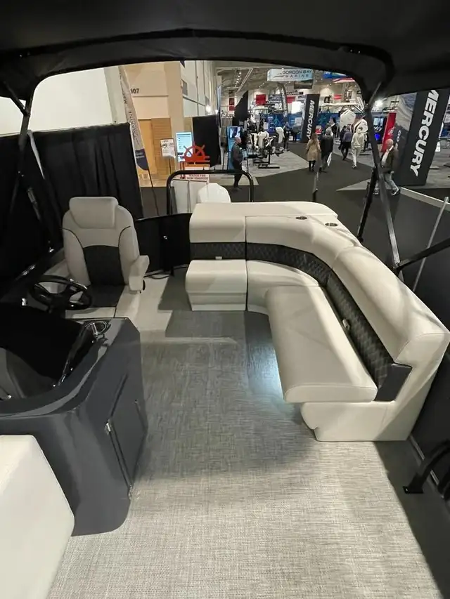 2025 Avro 21 Foot Tritoon with 140HP in Powerboats & Motorboats in City of Toronto - Image 3