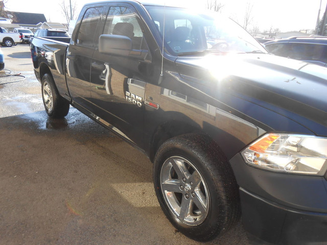  2016 Ram 1500 4WD Quad Cab 140.5 Tradesman, Eco Diesel in Cars & Trucks in St. Catharines - Image 3