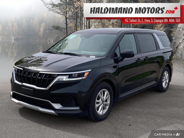 2022 Kia Carnival LX in Cars & Trucks in Hamilton