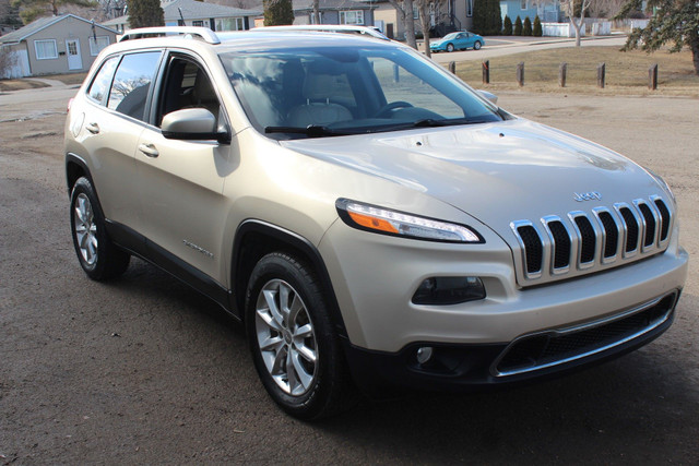 2015 Jeep Cherokee Limited NEW ARRIVAL in Cars & Trucks in Regina - Image 3