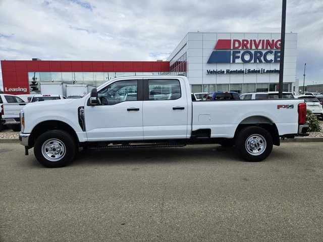 2024 Ford Super Duty F-350 SRW XL 4WD Crew Cab 8' Box, 6.8L V8 G in Cars & Trucks in St. Albert - Image 2