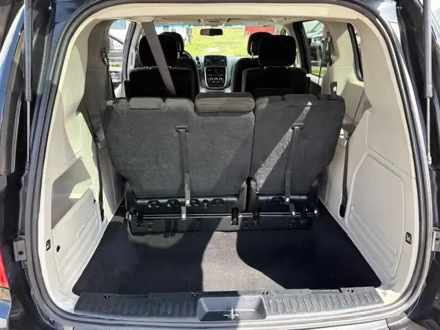 2017 Dodge Grand Caravan SXT 7 PASS Sto'N'Go 75K SUPER NICE in Cars & Trucks in Calgary - Image 15