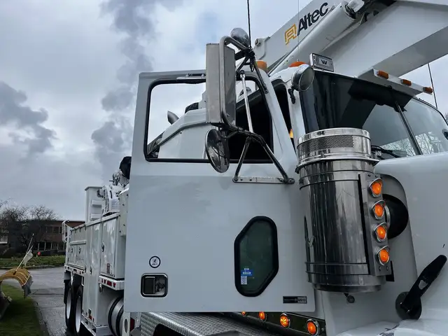 2011 Western Star 4900 Twin Steer DD15 Altec AH85A Bucket Truck in Heavy Trucks in Delta/Surrey/Langley - Image 41