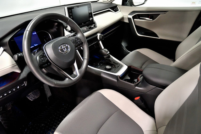 2021 Toyota RAV4 Hybrid Limited AWD / Carplay / Toit Ouvrant / N in Cars & Trucks in Longueuil / South Shore - Image 2