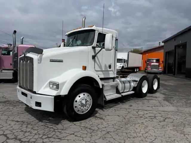 2002 Kenworth T800 in Heavy Trucks in Longueuil / South Shore - Image 3