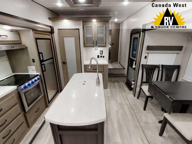 2022 Coachmen Chaparral Lite 284RL in Travel Trailers & Campers in Saskatoon - Image 3