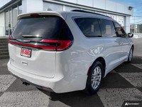 Recent Arrival! 2022 Chrysler Pacifica Touring L Bright White Clearcoat Odometer is 28547 kilometers... (image 5)
