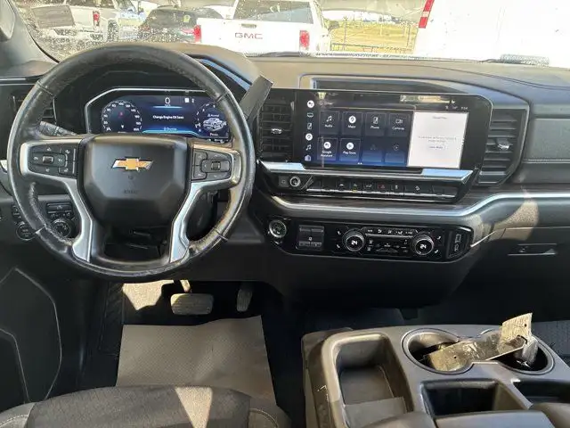 2022 Chevrolet Silverado 1500 LT / 1LT / DOUBLECAB / 5.3L / Z71 in Cars & Trucks in Calgary - Image 10
