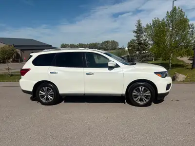 2020 NISSAN PATHFINDER SV AWD ACTIVE TITLE Minor Hail damage,No Accident Mileage 100.470 KM Engine :...