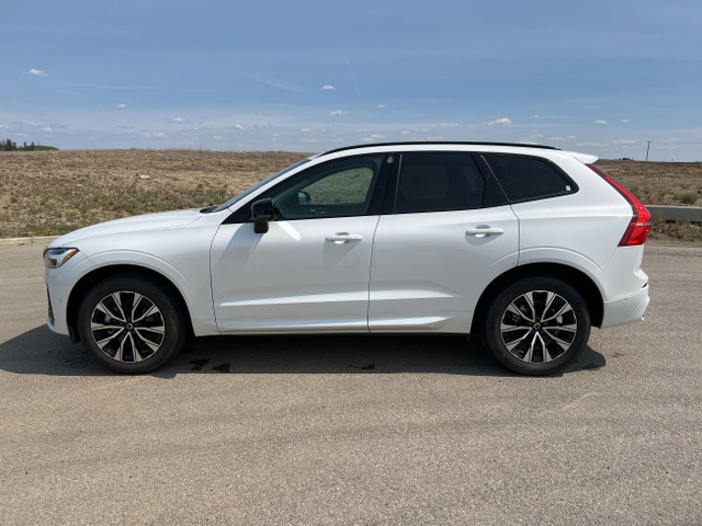 2024 Volvo XC60 B5 AWD Plus Dark Theme in Cars & Trucks in Edmonton - Image 2