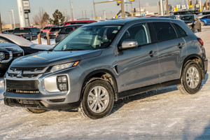 2023 Mitsubishi RVR SE