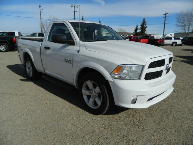 2013 Ram 1500 SHORT BOX 2WD /VERY CLEAN UNIT INSIDE & OUT in Cars & Trucks in Edmonton