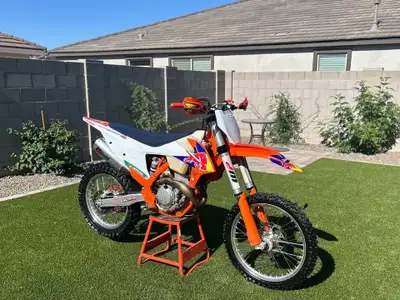 APPLY NOW: https://www.ridecollective.ca/get-pre-approved The 2022 KTM 350 XCF blends 250-style agil...