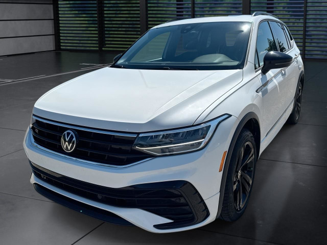 2023 Volkswagen Tiguan Comfortline R-Line Black l One Owner l Cl in Cars & Trucks in Calgary