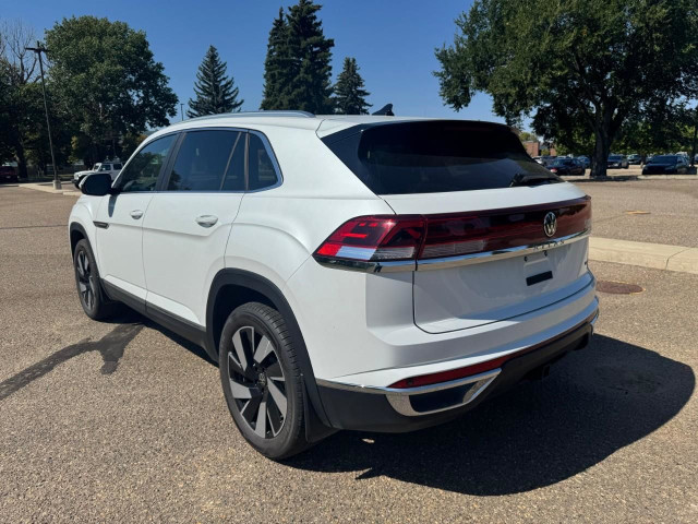 2024 Volkswagen Atlas Cross Sport 2.0 TSI Highline in Cars & Trucks in Medicine Hat - Image 3