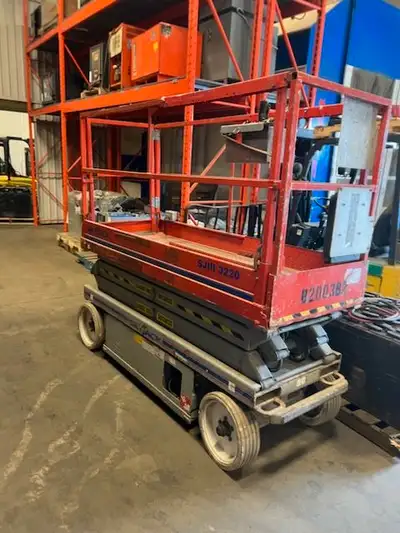Skyjack model: 3219, height 19', working height 25' électric 24 volt, charger 120V. Avec des normes...