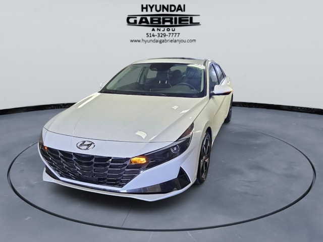 2023 Hyundai Elantra LUXURY in Cars & Trucks in City of Montréal