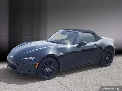 La Mazda MX-5 GS 2024, fidèle à son héritage de roadster léger et agile, continue de séduire les pur...