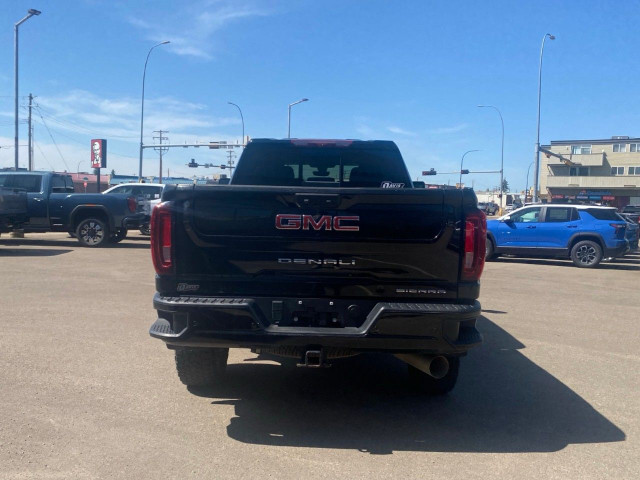 2022 GMC Sierra 3500HD in Cars & Trucks in Medicine Hat - Image 4