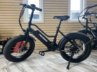 2022 Pedego Element V1 The Element is the ultimate value. This is a sporty electric bike with fat ti...
