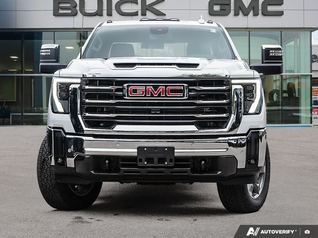 2025 GMC Sierra 2500HD SLT in Cars & Trucks in London - Image 2