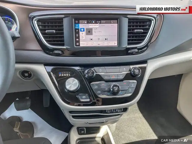 2024 Chrysler Grand Caravan SXT in Cars & Trucks in Hamilton - Image 23