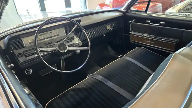 1966 Lincoln Continental in Classic Cars in Saskatoon - Image 11