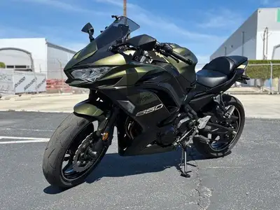 APPLY NOW: https://www.ridecollective.ca/get-pre-approved The 2024 KAWASAKI NINJA® 650 ABS METALLIC...