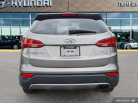Experience the refined comfort and capable all-wheel drive of this 2016 Hyundai Santa Fe Sport Premi... (image 3)