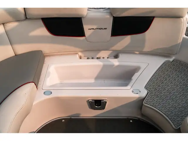 2009 Nautique 216V in Powerboats & Motorboats in Granby - Image 19
