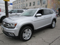 8 PASSENGER. EXECUTIVE LINE PREMIUM PACKAGE. SILVER WITH BLACK LEATHER INTERIOR. 20 INCH ALLOY WHEEL... (image 1)