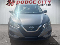 This Nissan Qashqai boasts a Regular Unleaded I-4 2.0 L/122 engine powering this Variable transmissi... (image 8)