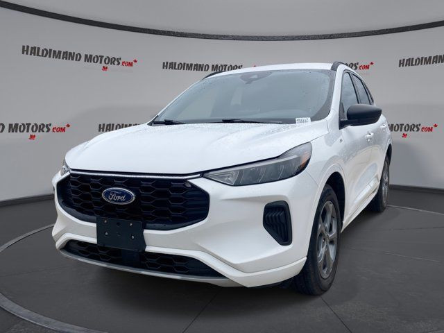 2023 Ford Escape ST-Line AWD in Cars & Trucks in Hamilton