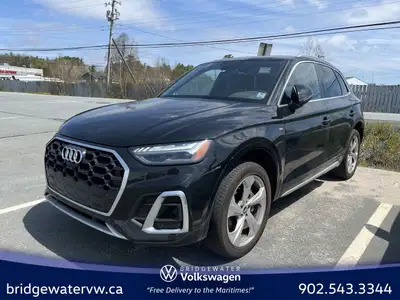 New Price! Odometer is 22604 kilometers below market average! Mythos Black Metallic 2021 Audi Q5 45...