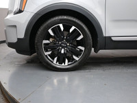 One owner just traded and fully KIA Certified this Telluride SX features a complete power convenienc... (image 3)