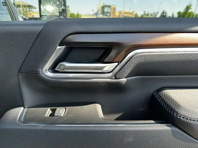 2025 GMC Sierra 3500HD Denali in Cars & Trucks in Calgary - Image 26