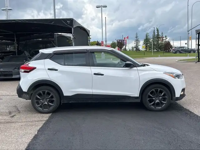 2019 Nissan Kicks S FWD - AIR CONDITIONING / BACK UP CAMERA in Cars & Trucks in Calgary - Image 5