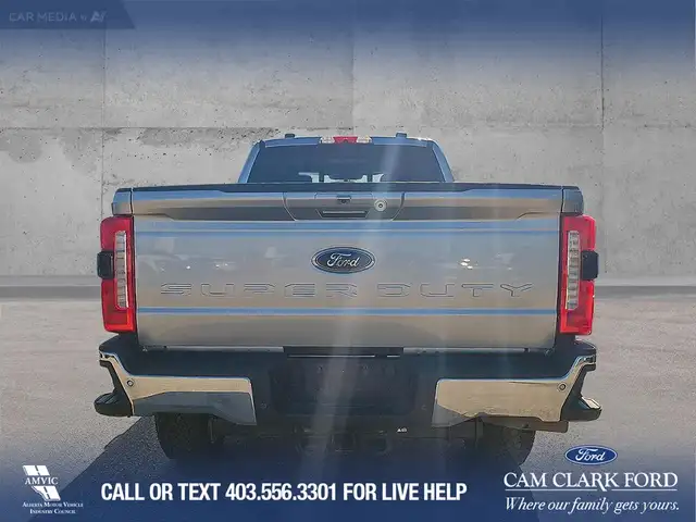 2023 Ford F-350 Lariat CLEAN ONE OWNER CARFAX, 8FT BOX, MOONR... in Cars & Trucks in Red Deer - Image 7