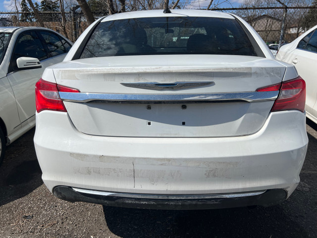 2012 Chrysler 200 Touring in Cars & Trucks in Mississauga / Peel Region - Image 2